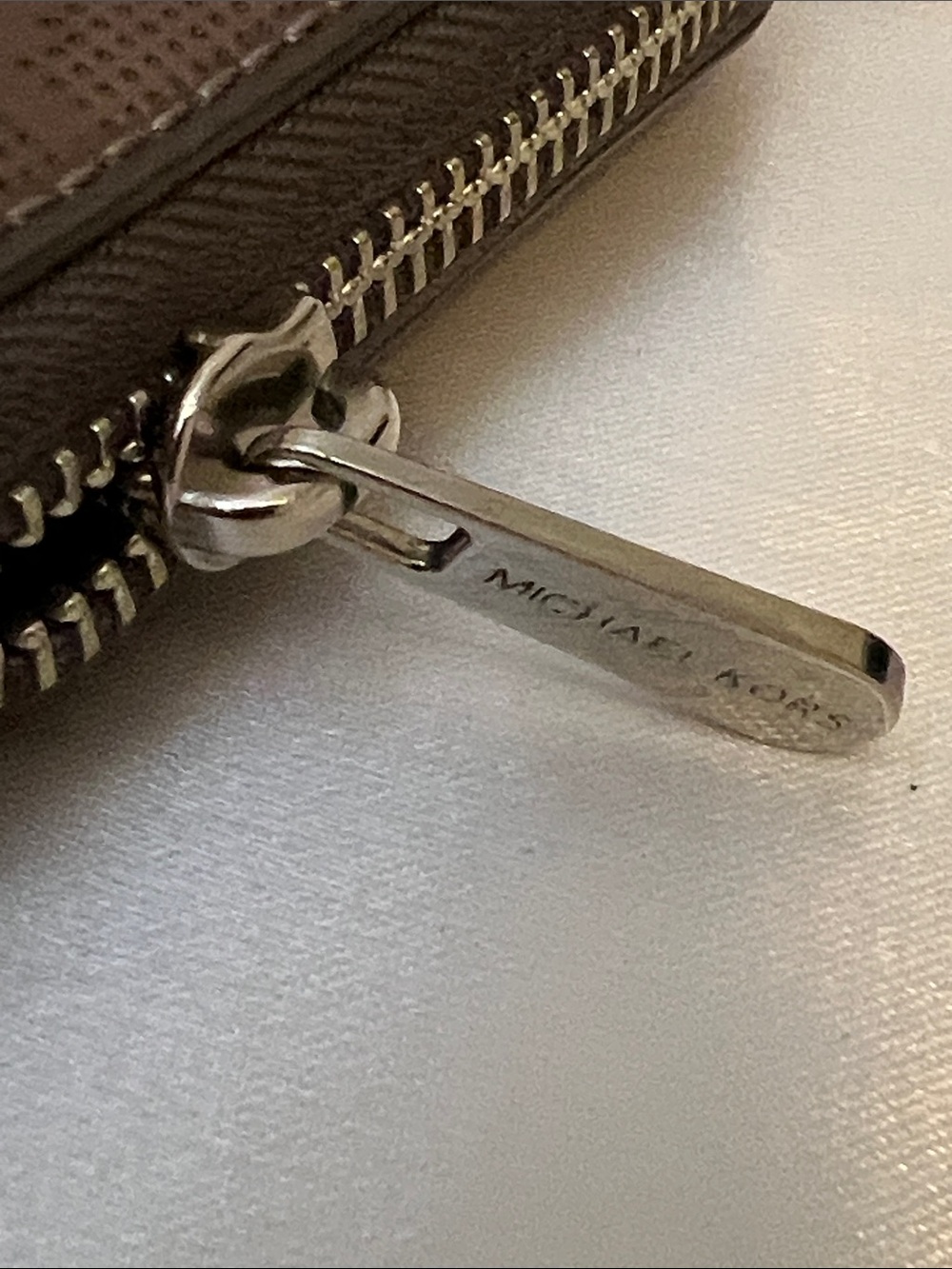Michael Kors wristlet - Picture 6 of 10